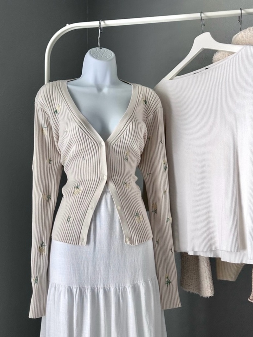 Embroidered Floral Cardigan Sweater - Picture 2 of 8